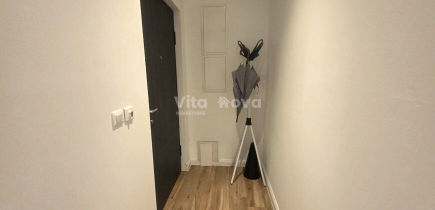 POLUOTOK, NOVOUREĐENO, 48 m2