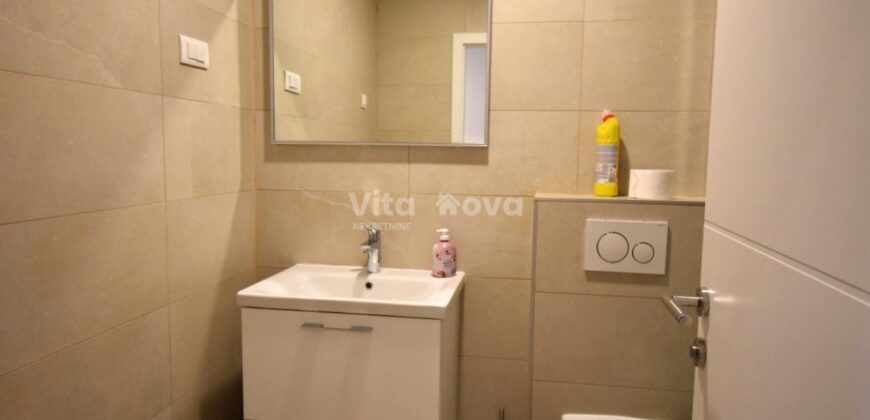 POLUOTOK, NOVOUREĐENO, 48 m2