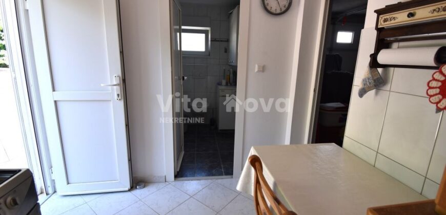 RAŽANAC- UREĐENA KUĆA, GARAŽA, VRT! RIJETKOST NA TRŽIŠTU!