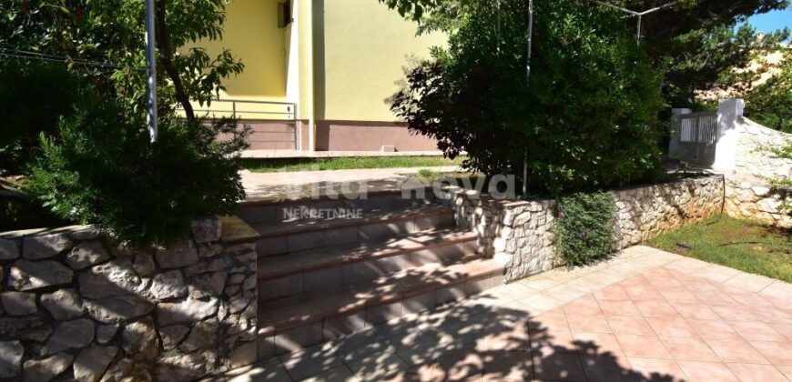 RAŽANAC- UREĐENA KUĆA, GARAŽA, VRT! RIJETKOST NA TRŽIŠTU!