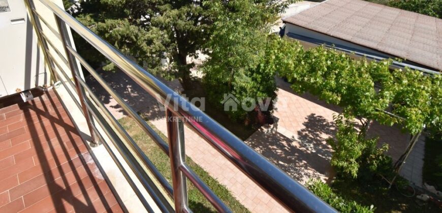 RAŽANAC- UREĐENA KUĆA, GARAŽA, VRT! RIJETKOST NA TRŽIŠTU!