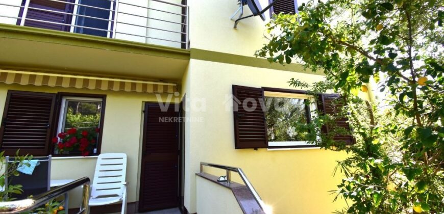 RAŽANAC- UREĐENA KUĆA, GARAŽA, VRT! RIJETKOST NA TRŽIŠTU!