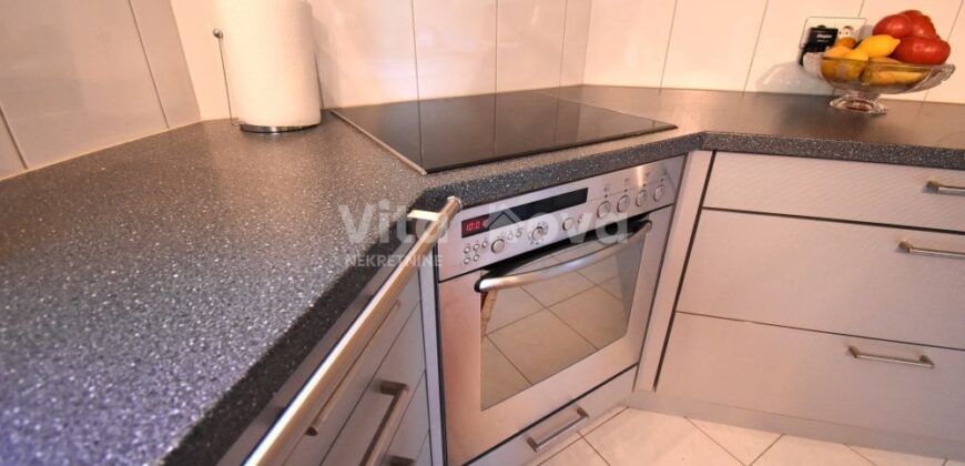 RAŽANAC- UREĐENA KUĆA, GARAŽA, VRT! RIJETKOST NA TRŽIŠTU!