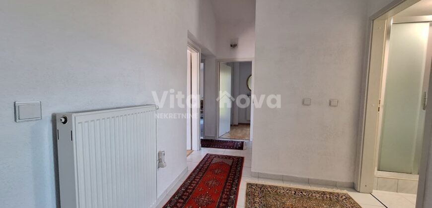 RAŽANAC- UREĐENA KUĆA, GARAŽA, VRT! RIJETKOST NA TRŽIŠTU!