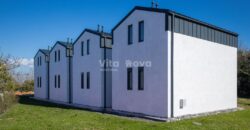 ZATON, NOVOGRADNJA, KUĆA U NIZU, BAZEN, PARKING!