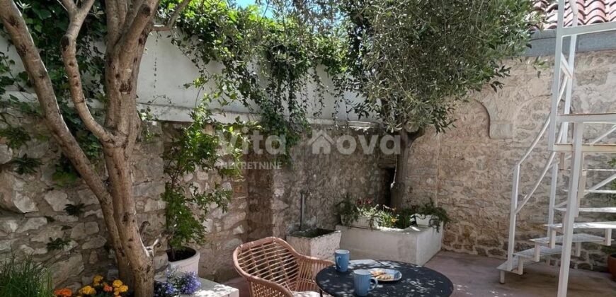 DIKLO, DUGOROČNO! KUĆA + GARAŽA, MIRNI DIO!