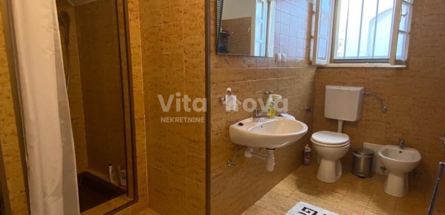 DIKLO, DUGOROČNO! KUĆA + GARAŽA, MIRNI DIO!