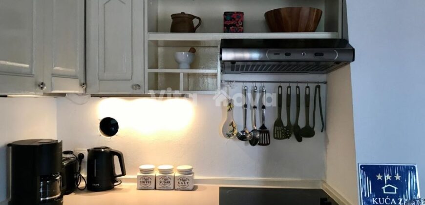 DIKLO, DUGOROČNO! KUĆA + GARAŽA, MIRNI DIO!