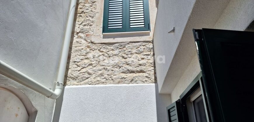 DIKLO, DUGOROČNO! KUĆA + GARAŽA, MIRNI DIO!