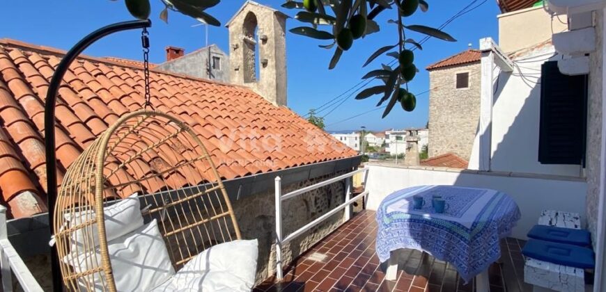 DIKLO, DUGOROČNO! KUĆA + GARAŽA, MIRNI DIO!