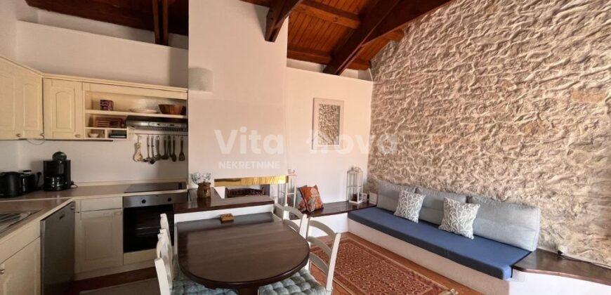 DIKLO, DUGOROČNO! KUĆA + GARAŽA, MIRNI DIO!