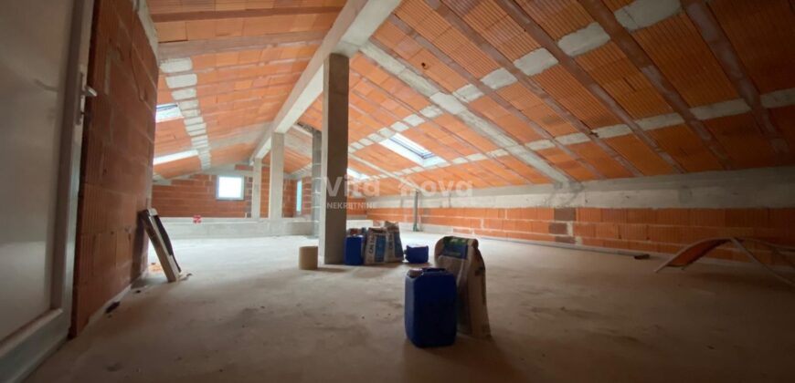 SMILJEVAC- SAMOSTOJEĆA, PRILIKA!