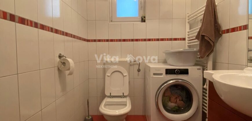 SMILJEVAC- SAMOSTOJEĆA, PRILIKA!