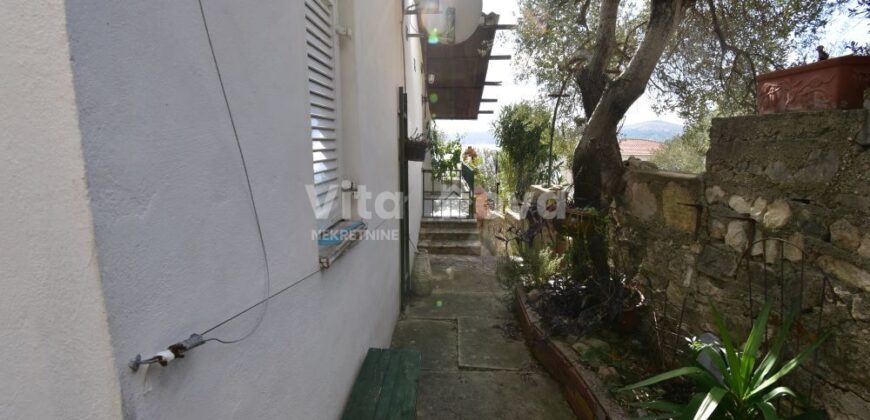 POSEDARJE, SNIŽENO!, POGLED NA MORE!