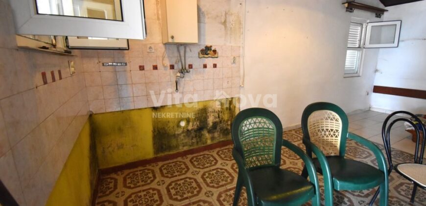 POSEDARJE, SNIŽENO!, POGLED NA MORE!