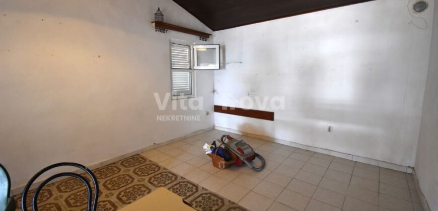 POSEDARJE, SNIŽENO!, POGLED NA MORE!