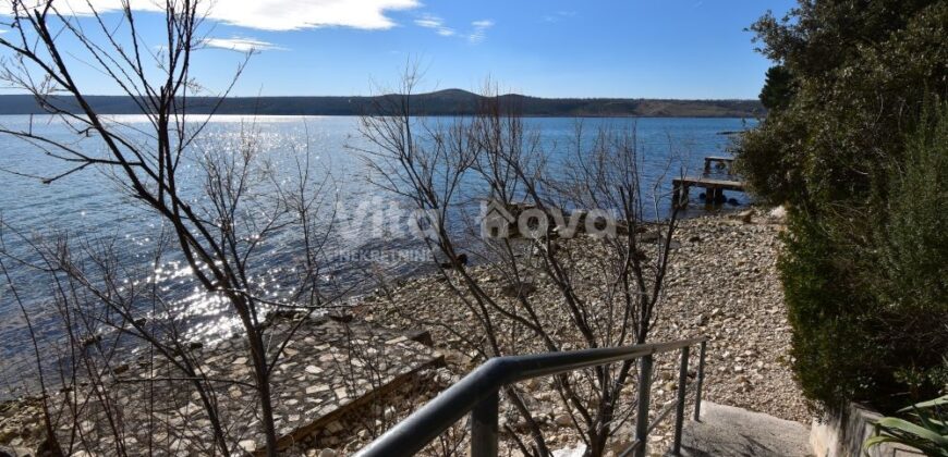 POSEDARJE, SNIŽENO!, POGLED NA MORE!