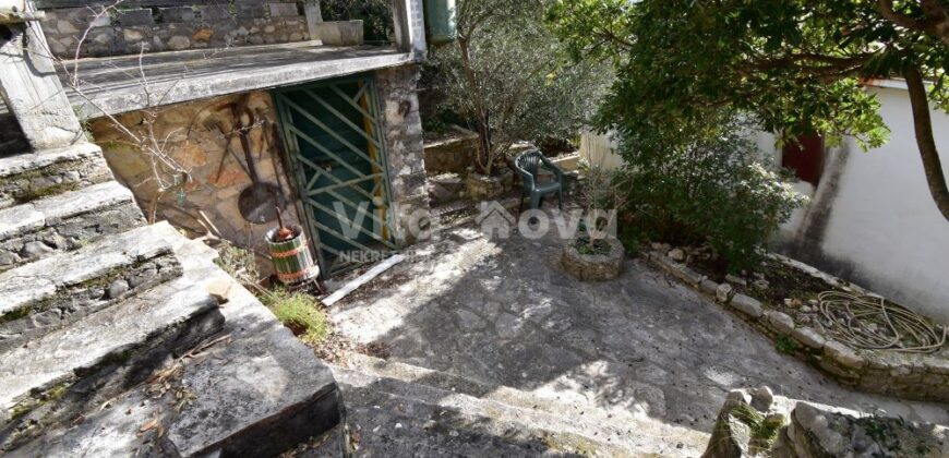 POSEDARJE, SNIŽENO!, POGLED NA MORE!