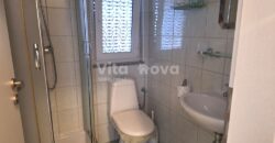 PRIVLAKA, ODLIČNA LOKACIJA! 80 m OD MORA!