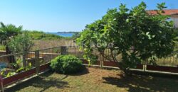 PRIVLAKA, ODLIČNA LOKACIJA! 80 m OD MORA!