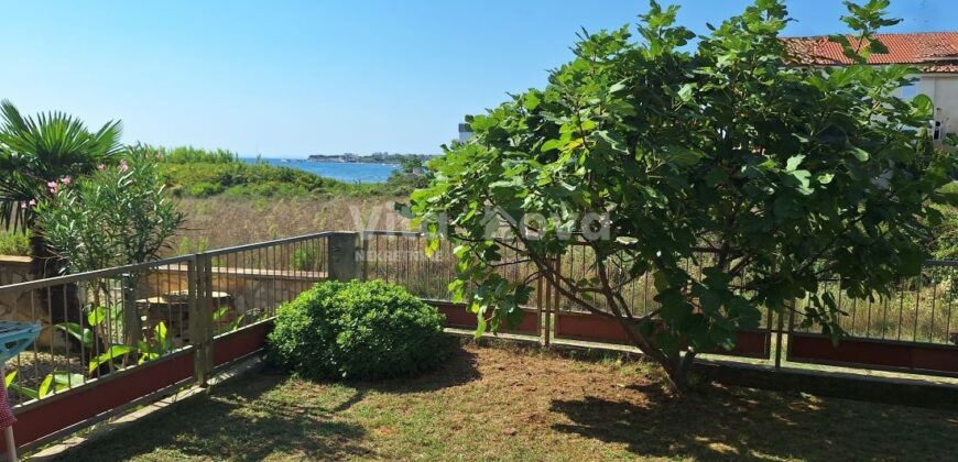 PRIVLAKA, ODLIČNA LOKACIJA! 80 m OD MORA!