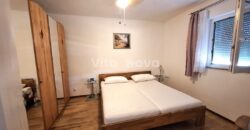 PRIVLAKA, ODLIČNA LOKACIJA! 80 m OD MORA!