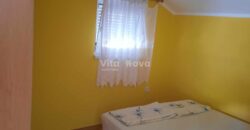 GORNJI KARIN, SNIŽENO! KUĆA S TRI STAMBENE JEDINICE, 180 m OD MORA