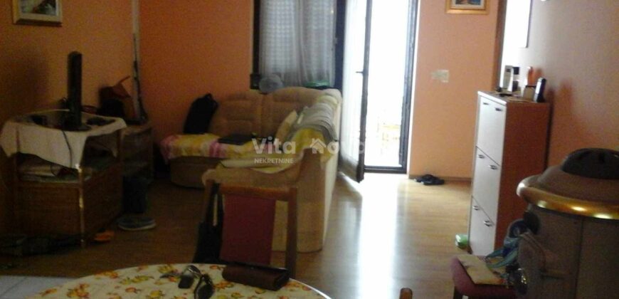 GORNJI KARIN, SNIŽENO! KUĆA S TRI STAMBENE JEDINICE, 180 m OD MORA