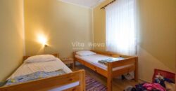 GORNJI KARIN, SNIŽENO! KUĆA S TRI STAMBENE JEDINICE, 180 m OD MORA