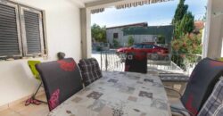 GORNJI KARIN, SNIŽENO! KUĆA S TRI STAMBENE JEDINICE, 180 m OD MORA