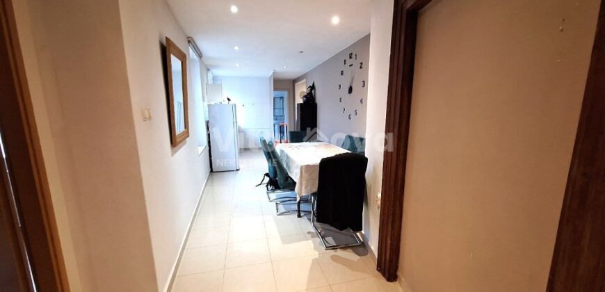 POLUOTOK, 85 m2, 3-SOBAN, PRILIKA!