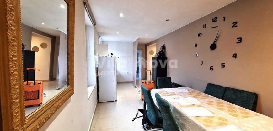 POLUOTOK, 85 m2, 3-SOBAN, PRILIKA!