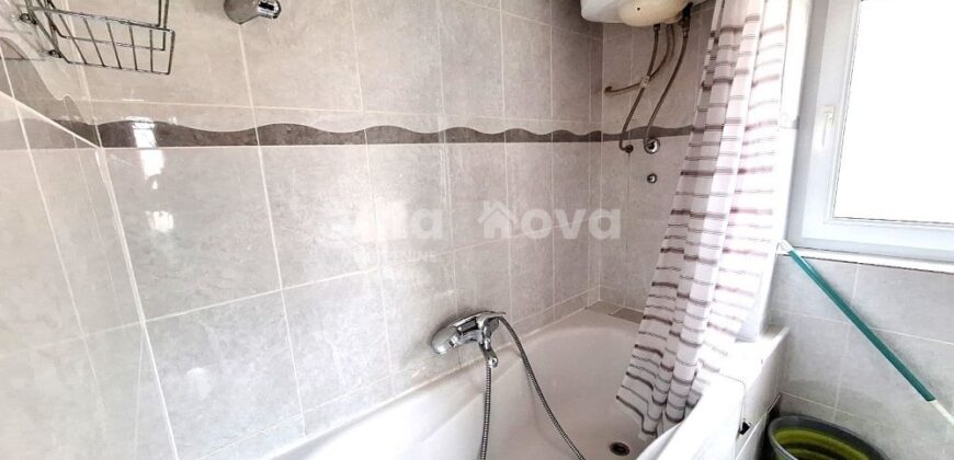 POLUOTOK, 85 m2, 3-SOBAN, PRILIKA!