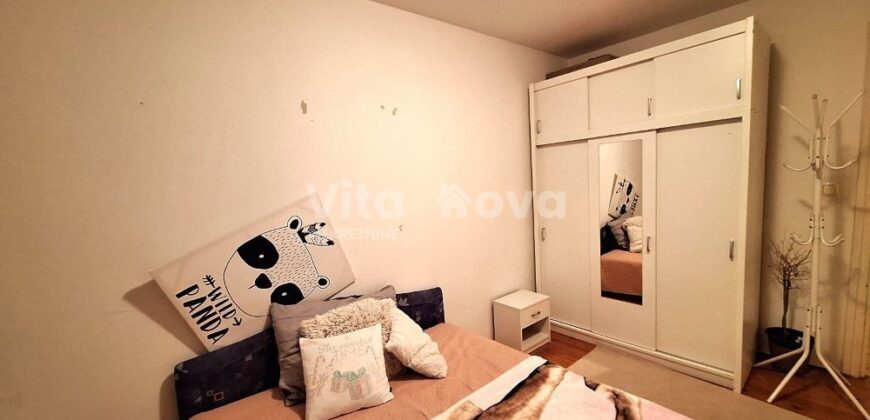 POLUOTOK, 85 m2, 3-SOBAN, PRILIKA!