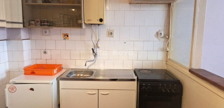 POLUOTOK, 62 m2, IDEALNO ZA URED