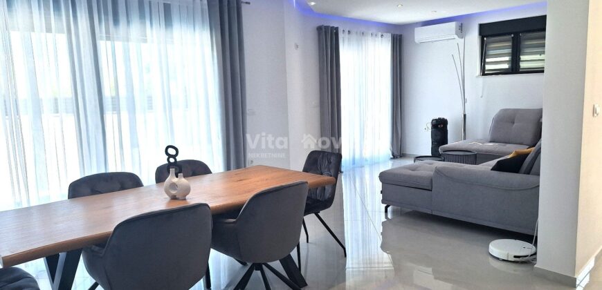 VIR, NOVOGRADNJA, BAZEN, KOMPLETNO OPREMLJENA!