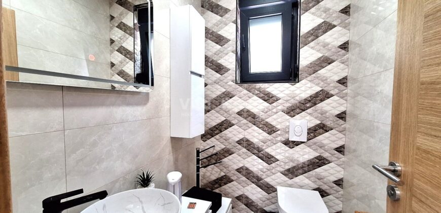 VIR, NOVOGRADNJA, BAZEN, KOMPLETNO OPREMLJENA!