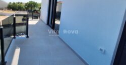 VIR, NOVOGRADNJA, BAZEN, KOMPLETNO OPREMLJENA!