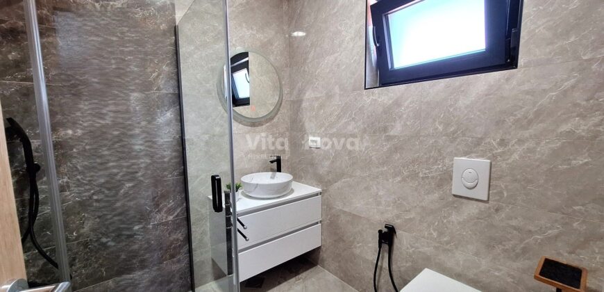 VIR, NOVOGRADNJA, BAZEN, KOMPLETNO OPREMLJENA!