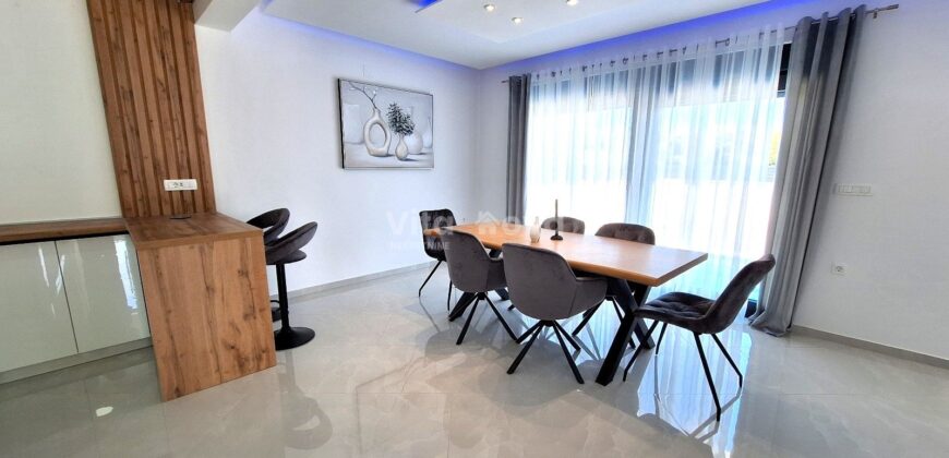 VIR, NOVOGRADNJA, BAZEN, KOMPLETNO OPREMLJENA!