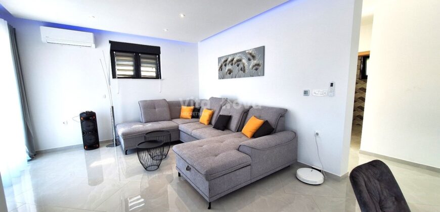 VIR, NOVOGRADNJA, BAZEN, KOMPLETNO OPREMLJENA!