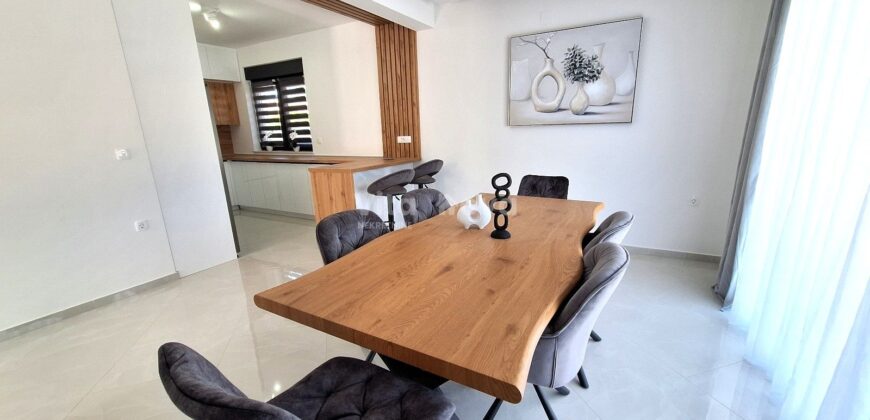 VIR, NOVOGRADNJA, BAZEN, KOMPLETNO OPREMLJENA!