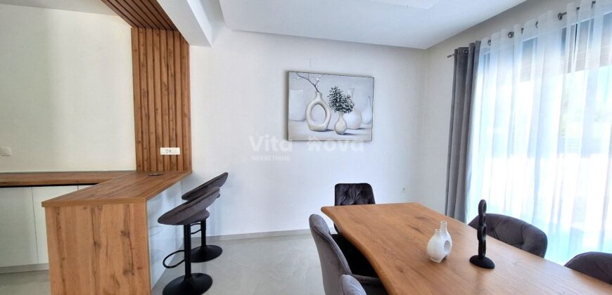 VIR, NOVOGRADNJA, BAZEN, KOMPLETNO OPREMLJENA!