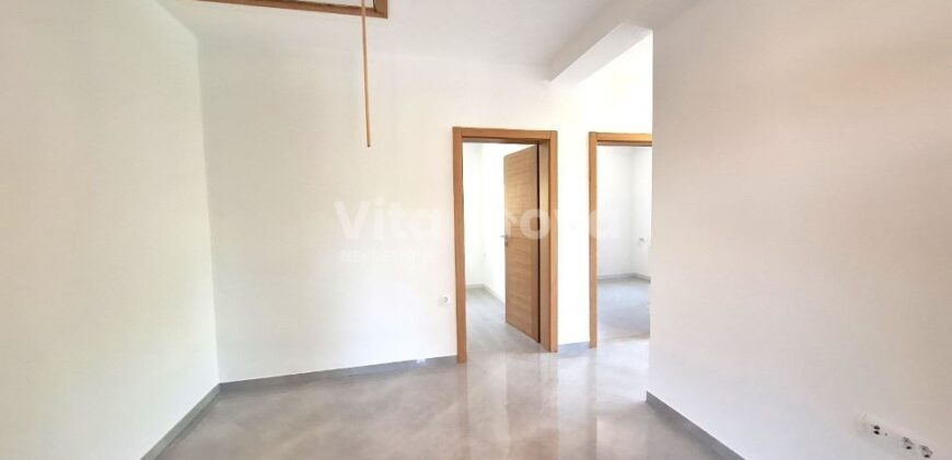 VIR, NOVOGRADNJA, 2 SP. SOBE, DVORIŠTE, MIRNI DIO!