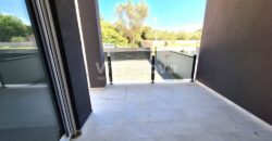 VIR, NOVOGRADNJA, 2 SP. SOBE, DVORIŠTE, MIRNI DIO!