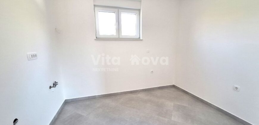 VIR, NOVOGRADNJA, 2 SP. SOBE, DVORIŠTE, MIRNI DIO!