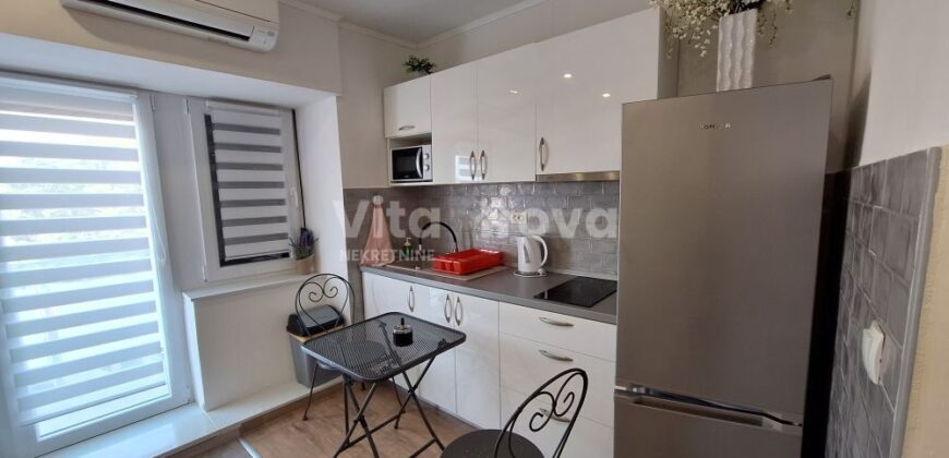 NIN- CENTAR, OD 01.10., DUGOROČNO,JEDNOSOBAN