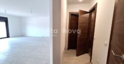 PRIVLAKA- NOVOGRADNJA, STAN S VRTOM, BLIZINA CENTRA!