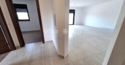 PRIVLAKA- NOVOGRADNJA, STAN S VRTOM, BLIZINA CENTRA!