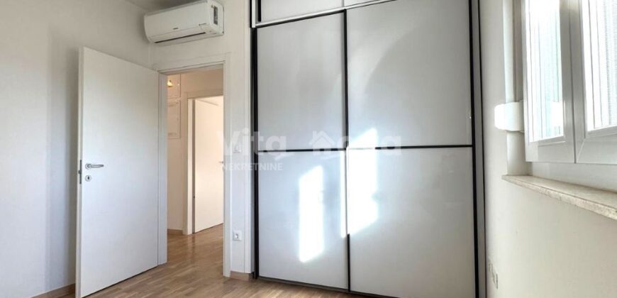 BORIK/ MOCIRE-SNIŽENO! 3-SOBAN, VRHUNSKA LOKACIJA!